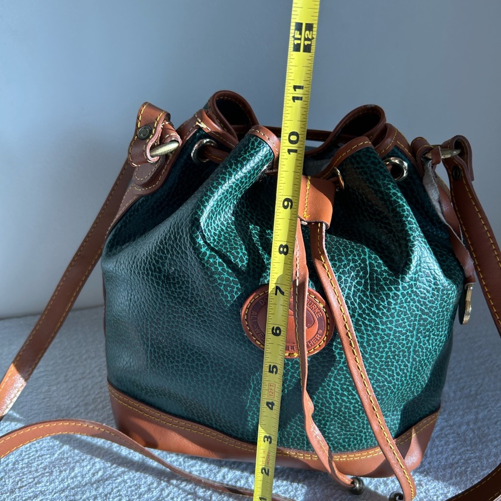 Vintage Dooney & Bourke Drawstring Bucket Bag in Fir Green with British Tan Trim - Picture 5 of 12